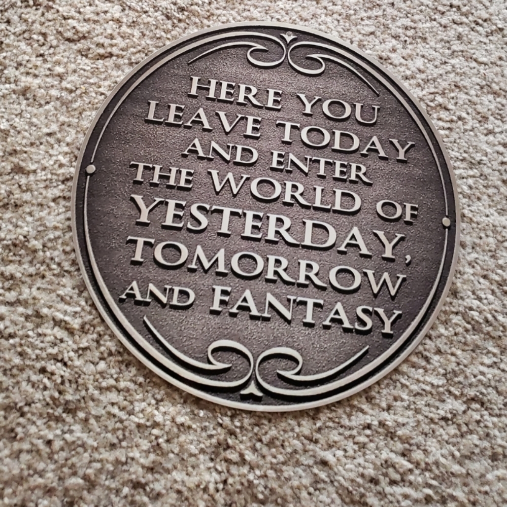 Disneyland entrance sign